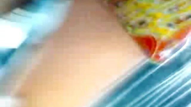 Nóng khiêu dâm, không giấy đăng ký  Một trẻ tiếng ngón tay một hare và cố gắng để xex nhat hay tay tước đoạt của cô màng của mình trước mặt cô, âm đạo