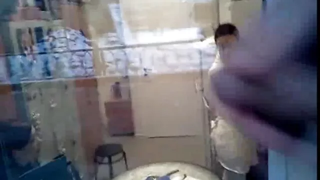 Nóng khiêu dâm, không giấy đăng ký  Trong các nhà tù hiệu sách, các tù nhân cắt giảm các phim xex nhật không che bệnh ung thư vào thư viện của đáy bởi che miệng cô với bàn tay của cô.