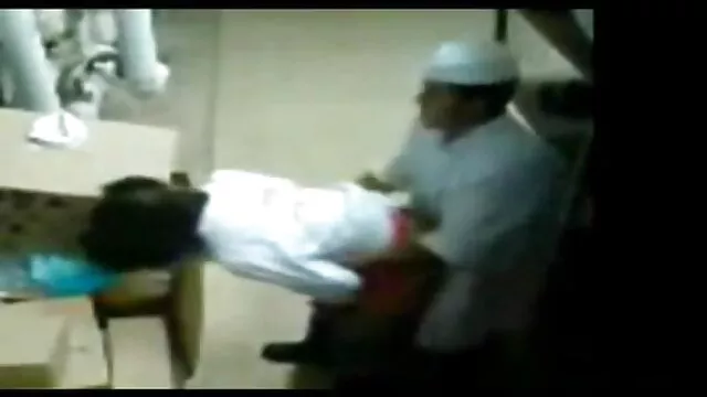 Nóng khiêu dâm, không giấy đăng ký  Mẹ tóc phim xex nhat ban moi nhat vàng trong khi nằm bên cạnh cô ấy đang ngủ, con gái, và lấy tất cả mọi thứ trên máy trong khi đang nắm giữ thứ hai tay