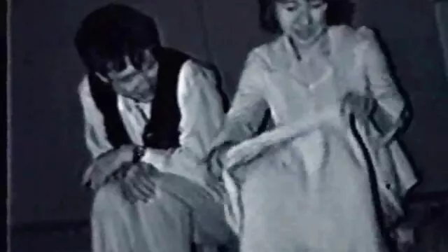 Nóng khiêu dâm, không giấy đăng ký  Một kỹ người phim xex moi nhat phụ nữ, cùng với con gái dạy cho đúng thủ dâm, để một người hàng xóm của cậu bé, Johnny