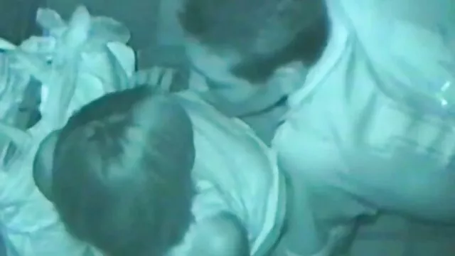 Nóng khiêu dâm, không giấy đăng ký  Ấn độ cansored đặt một xex nhật ban nhão mông trong vaseline và xuất tinh cùng cum