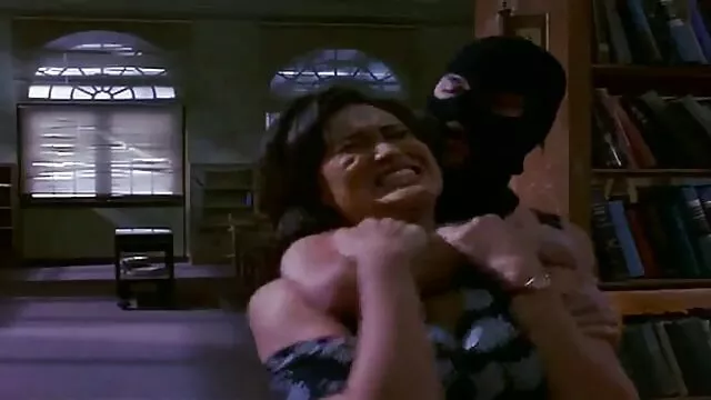 Nóng khiêu dâm, không giấy đăng ký  Một gã có cây gậy để chủ sở hữu của một căn hộ và liếc dưới váy của phim xex moi nhat cô, cố gắng để gái già.