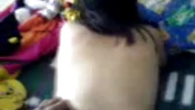 Nóng khiêu dâm, không giấy đăng ký  Ông lấy một trong các chị em của các mông, và họ xex nhật không che đều mở hộ nhỏ giọt môi trên dương vật.
