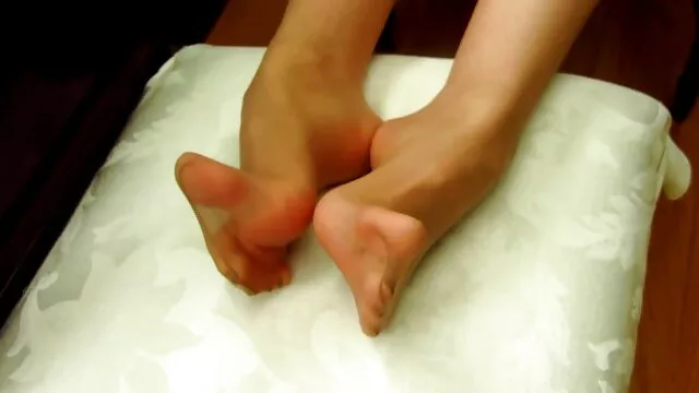 Nóng khiêu dâm, không giấy đăng ký  Bốn nữ ngồi trong vòng tròn nuông chiều với điện rung tình nhân phin xex nhat ban và ràng buộc nô lệ
